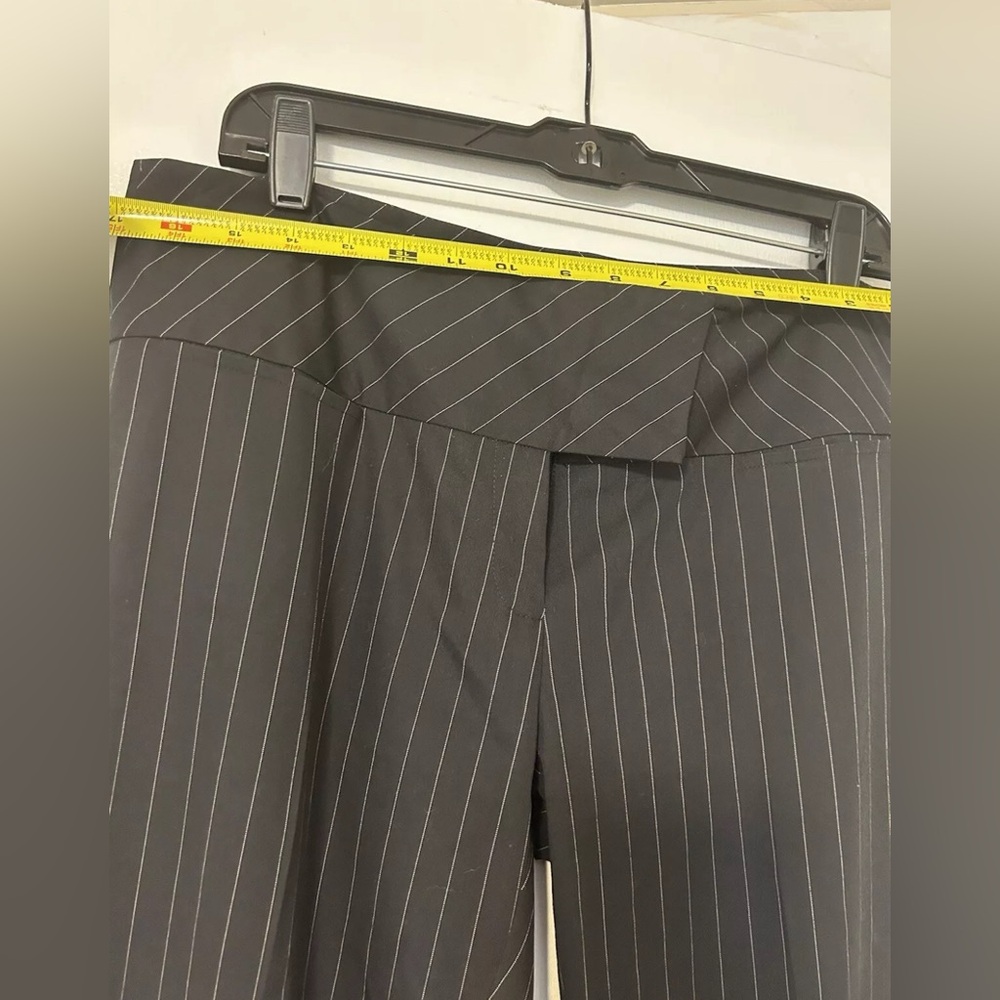 Sandra Angelozzi 3 piece Suit. Black pinstripe jacket  32, skirt 38, pants 40. - Picture 10 of 12